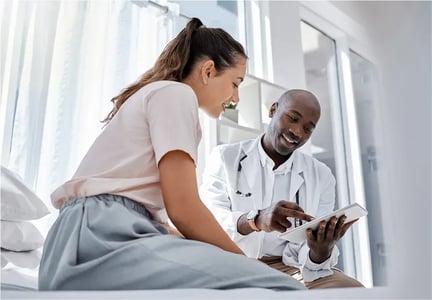 67af71d42d01fbb80f609fed_Credo-25-ImageProviderWithPatient-Adobe-524579937
